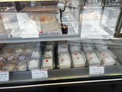 -红宝石·鲜奶小方·海派西点房(南丹店)