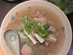 -大头虾越式风味餐厅(光明广场店)