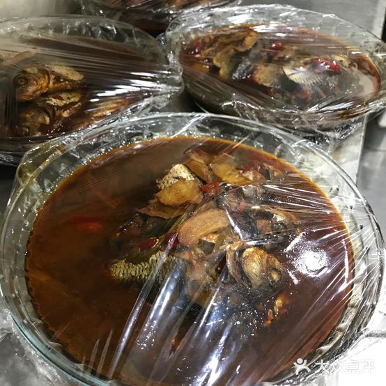 红根龙虾湘菜馆(建业路旗舰店)