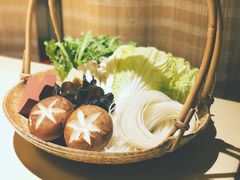 -余欢领鲜火锅(新街口店)