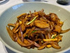 洋葱炒五花肉-新天禧大酒店·四十年浙菜·禧宴(西湖店)