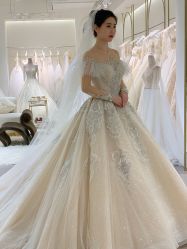 -艾米丽婚纱礼服