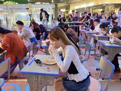 -瑞虹新天地月亮湾