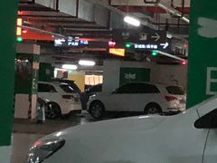 -静安大融城·停车场