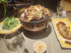 铁板炙烤坝上羊肉-那家小馆•北京菜•烤鸭(中关村店)