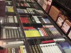 -钟书阁(松江泰晤士小镇店)