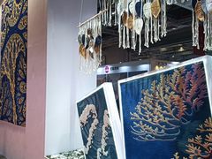 -徐泾东地铁站会展中心-地面停车场