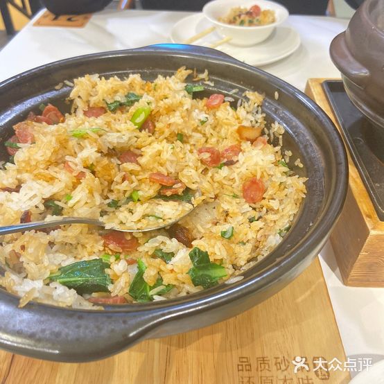 阿粤老菜坊(荷园路店)