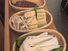 -左庭右院鲜牛肉火锅(浦江欢乐颂店)