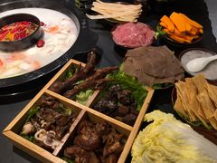 -老酉火锅(阳明古镇店)
