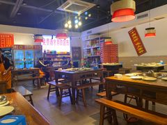大堂-老哥门肥肠鱼(鱼嘴店)
