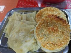 油饼半张-教师之家赵家羊汤馆(东青龙街店)