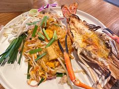 -Chom Cafe and Restaurant