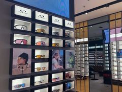 -LensCrafters亮视点(东方新天地店)