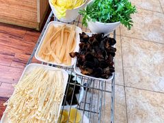 -歪小孩山野鲜货火锅店(银河名座店)