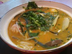 -小蛮椒麻辣烫·麻辣拌(青浦宝龙店)