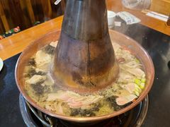 -果松木炭酸菜铜火锅·外婆参鸡汤