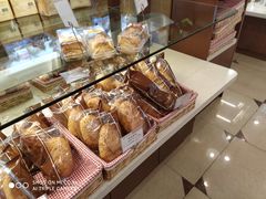 -红宝石·鲜奶小方·海派西点房(南丹店)