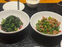 -鱼鲜饭香·招牌汽锅剁椒鱼头王