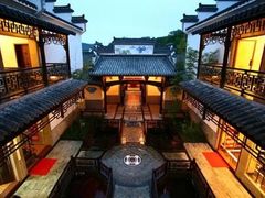 -金孔雀温泉旅游度假村