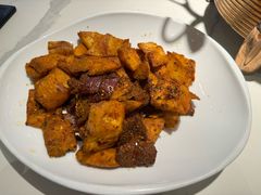 馕丁炒烤肉-阿里疆Alijiang·丝路美食·异域风情·清真(长楹天街店)