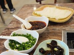 -鲁朗纳麦石锅鸡庄园