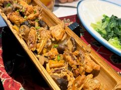 -刘姐啤酒鱼民族演艺餐厅(西街总店)