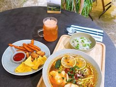 -théATRE茶聚场·餐厅(环球金融中心店)