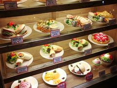面包甜点陈列柜-漫咖啡(沙龙汇店)