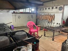 -黄记四更烤乳猪店