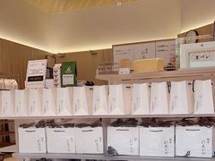 -银座仁志川·生吐司专门店(香港广场店)