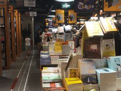 -西西弗书店&矢量咖啡(凯德晶萃广场店)