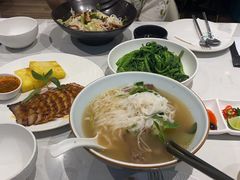 碳烤猪颈肉捞檬粉-美奈小馆·越南料理(中航城君尚购物中心店)