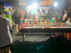 -吴山路夜市