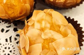 Almond Shark's Fin Balls