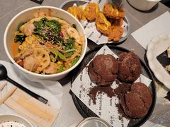 -W COLLECTIVE  DESSERT SHOP