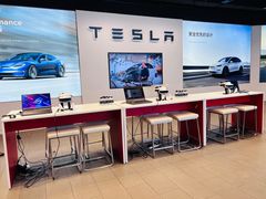-TESLA 特斯拉(上海太古汇体验店)