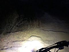 -鬼笑石后山停车场