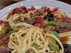 -歹歹的加个面过油肉拌面