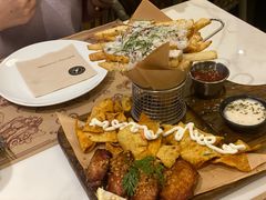 -Mark&Mars Restaurant