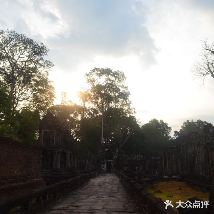 红色高棉的微笑|暹粒景点攻略之巴肯山