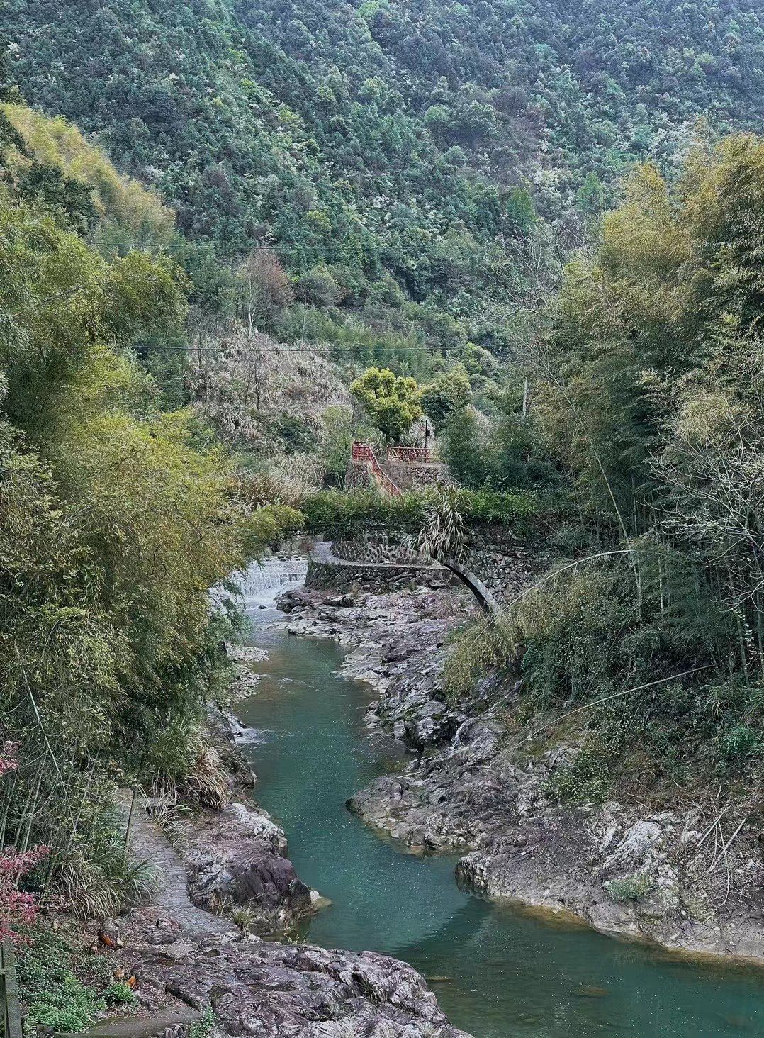 黄公望笔下的《富春山居图》
富春江畔,有春,有风,有景
适合自驾