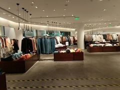 -URBAN REVIVO(高德置地广场·春广场店)