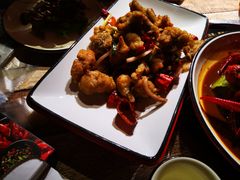 -虾弄弄海派小龙虾·牛羊蝎子火锅