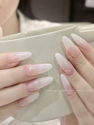 -花岐款式专研健康美甲沙龙