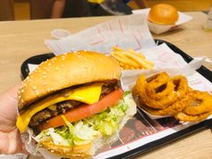 -The Habit Burger Grill 哈比特汉堡(爱琴海店)