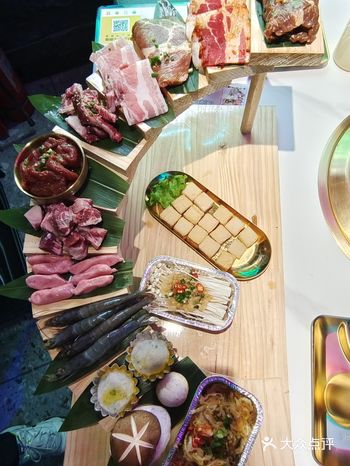 在五角场3号弯的一家烤肉店，团了一张双人套餐