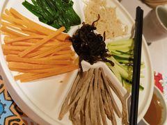 -云海肴·汽锅鸡·云南菜(天山百盛优客店)