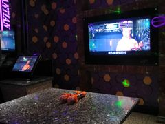 -乐翻天量贩式KTV(淞发路店)