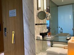 -上海滴水湖皇冠假日酒店
